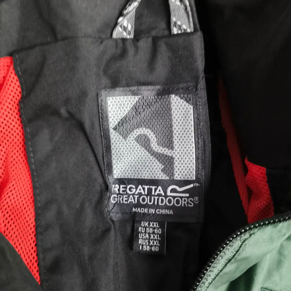 REGATTA GREAT OUTDOORS WATERPROOF JACKET – UK XXL, GREEN/BLACK