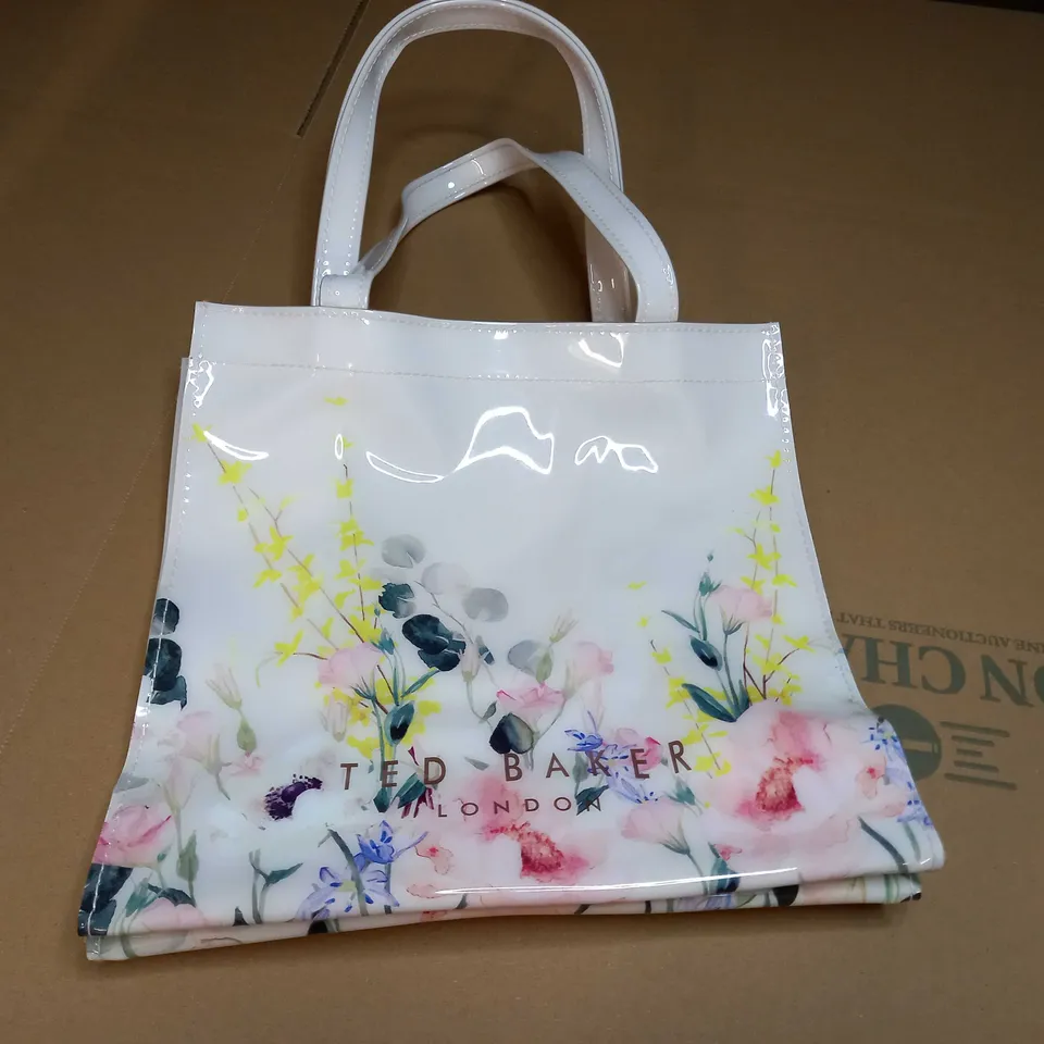 TED BAKER FLORAL DESIGN BAG IN WHITE