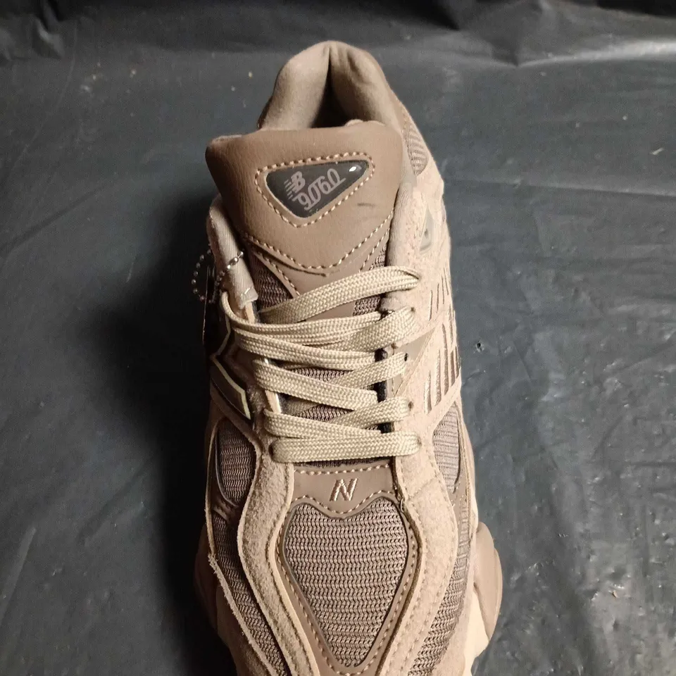 UNBOXED PAIR OF NEW BALANCE TRAINERS - UK SIZE 6