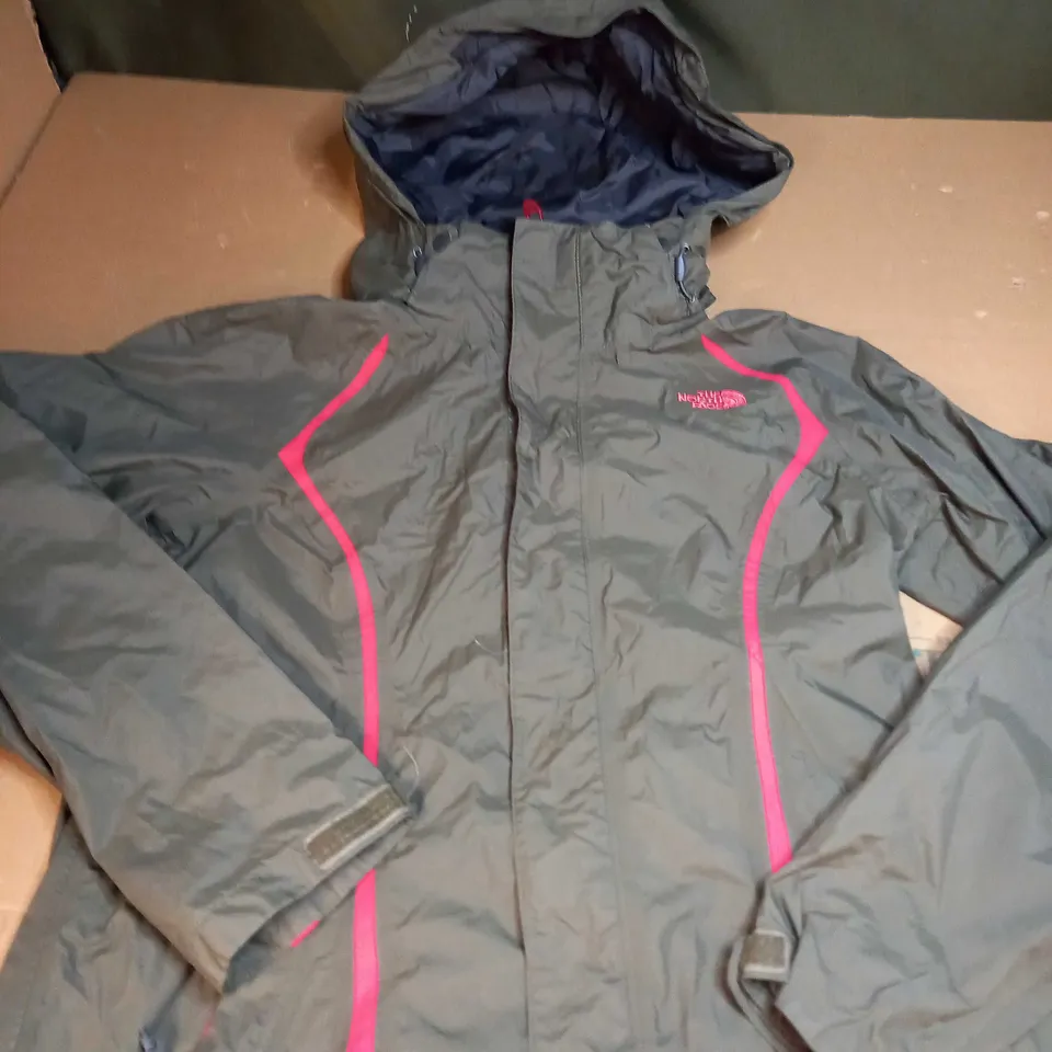 THE NORTH FACE WATERPROOF COAT SIZE M 