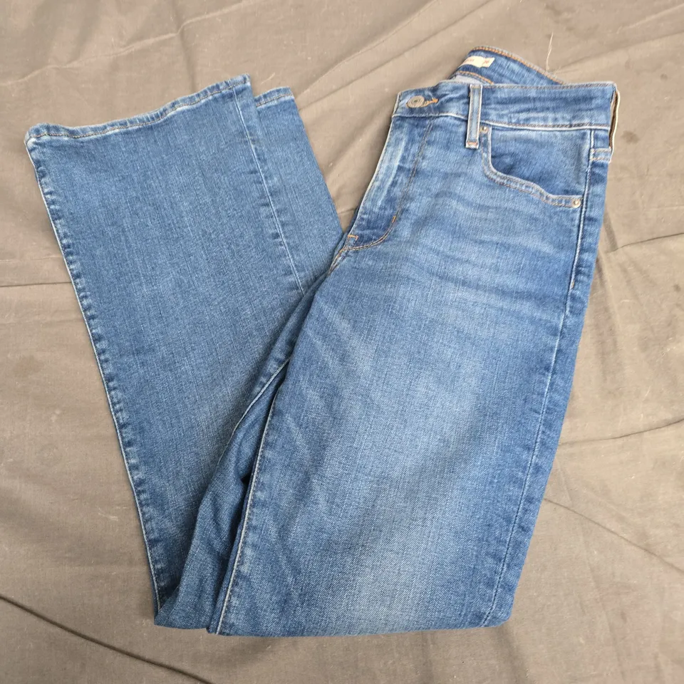 LEVI'S PREMIUM 725 HIGH RISE BOOTCUT JEANS – UK 6 (US 26)