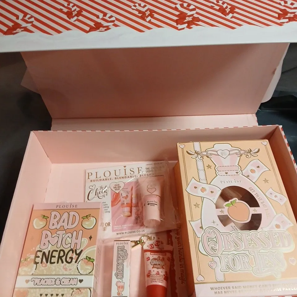PLOUISE BEAUTY GIFT SET – PINK BOX WITH LIP PRODUCTS 