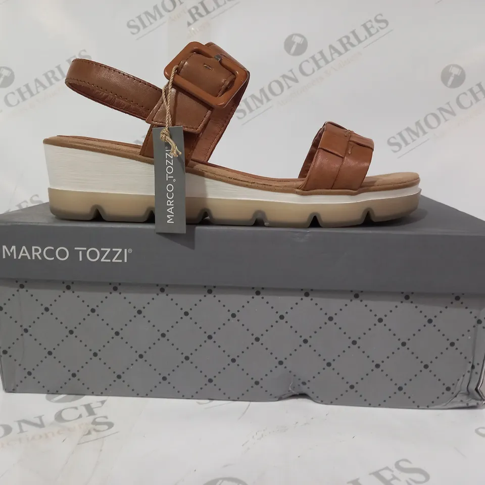 BOXED PAIR OF MARCO TOZZI OPEN TOE LOW WEDGE SANDALS IN TAN EU SIZE 38