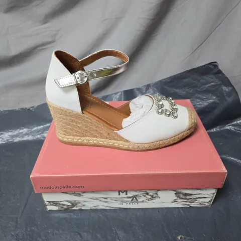 MODA IN PELLE WHITE ESPADRILLE WEDGE SANDALS WITH CRYSTAL BUCKLE SIZE 41