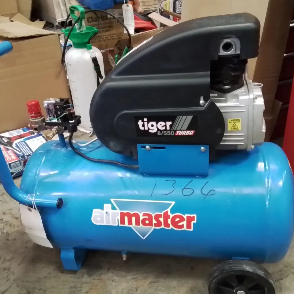 AIR MASTER PORTABLE AIR COMPRESSOR WITH TIGER 8/550 TURBO PUMP