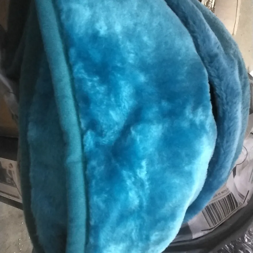BOXED MINK FAUX FUR BLANKET 