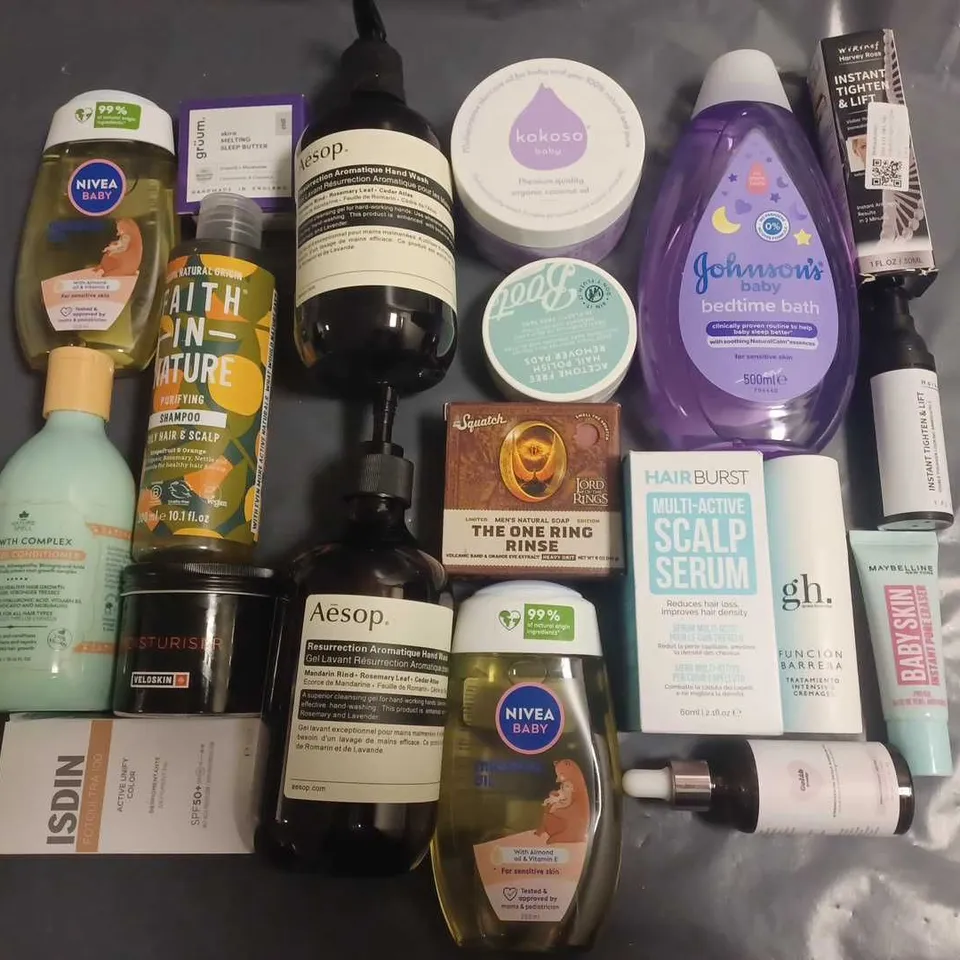 LOT OF APPROXIMATELY 22 ASSORTED HEALTH AND BEAUTY ITEMS TO INCLUDE AESOP HAND WASH, HAIR BURST HAIR SERUM AND DR SQUATCH SOAP