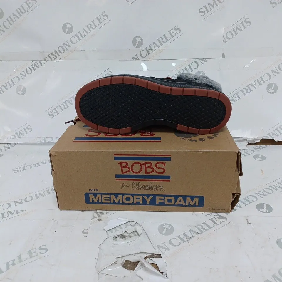 BOXED BOBS FROM SKECHERS WOVEN BOOTS- SIZE 3.5