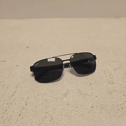 RAY-BAN SUNGLASSES – BLACK FRAME, AVIATOR STYLE