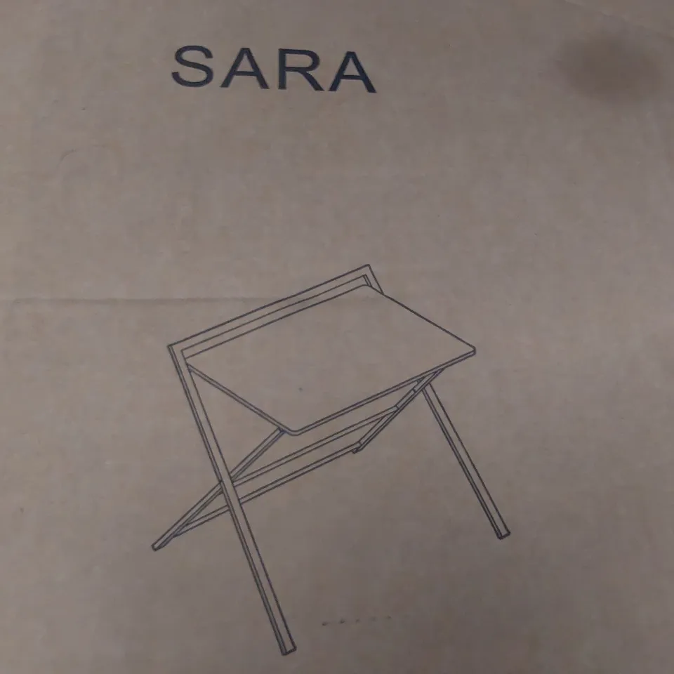 BOXED SARA BOARD WITH METAL DESK