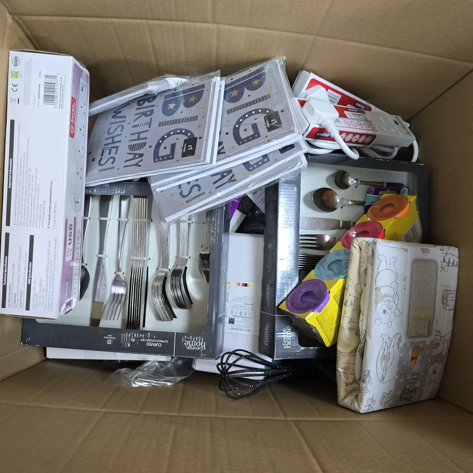 APPROXIMATELY 20 ASSORTED HOMEWARE ITEMS TO INCLUDE PLAYDOH SET, BIRTHDAY CARDS, CURVED 32 PIECE CUTLERY SET, ETC - COLLECTION ONLY