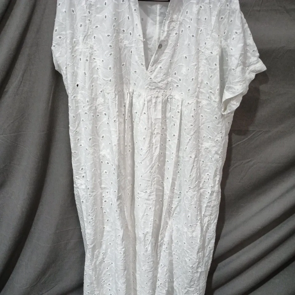 BANDITAS WHITE EYELET TUNIC  DRESS, WOMEN'S, SHORT SLEEVES, ONE SIZE