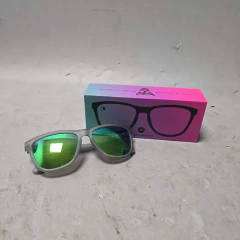 KYLOE THEODORE SUNGLASSES 