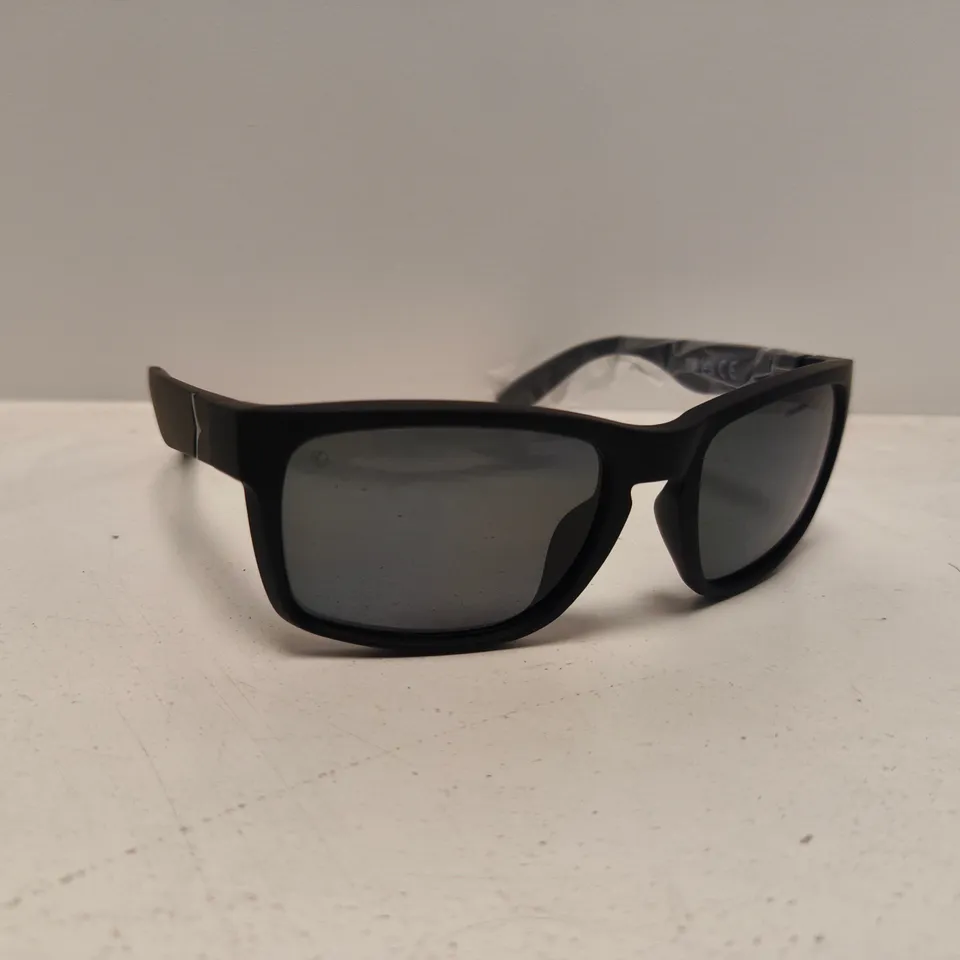 BOXED KYLOE IN THE WILD SHADOW SUNGLASSES