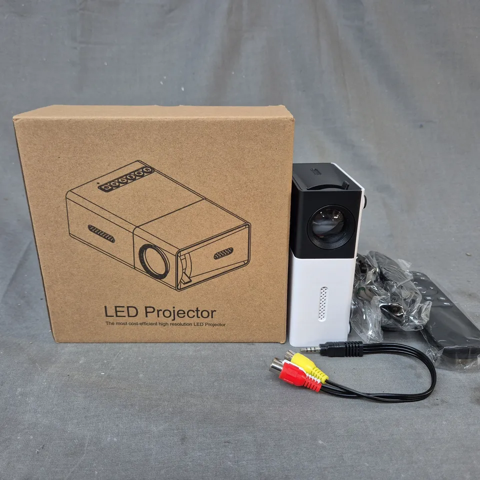 BOXED LED PROJECTOR