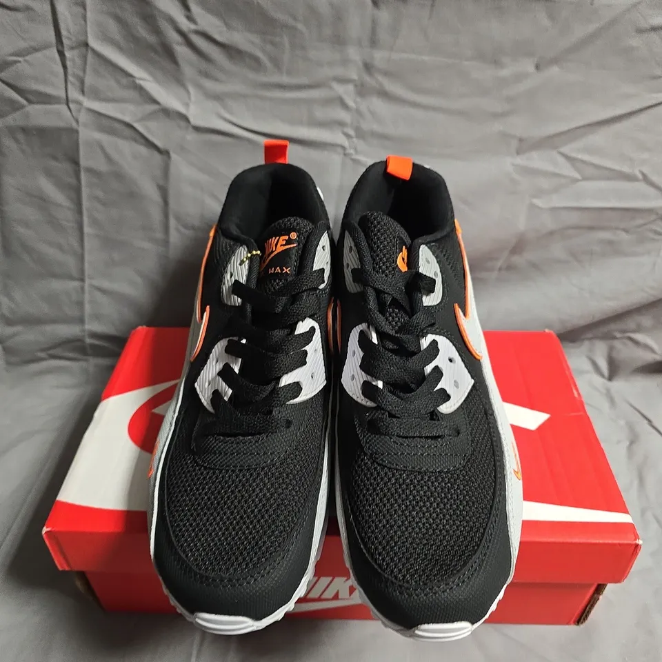 BOXED PAIR OF NIKE AIR MAX 90 SURPLUS TRAINERS - UK SIZE 7.5
