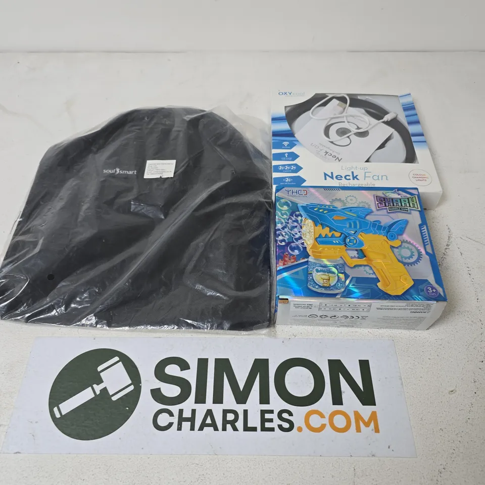 APPROXIMATELY 20 ASSORTED ITEMS TO INCLUDE OXYCOOL NECK FAN, SHARK BUBBLE GUN, SOUL SMART BAG, ETC
