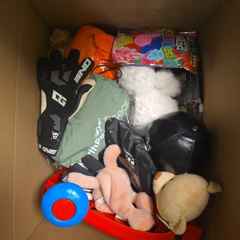 APPROXIMATELY 15 ASSORTED TOYS, GAMES, GIFTS AND NOVELTIES