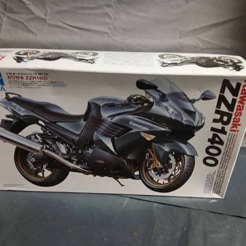 BOXED TAMIYA KAWASAKI MOTORCYCLE MODEL KIT 1/12 SCALE