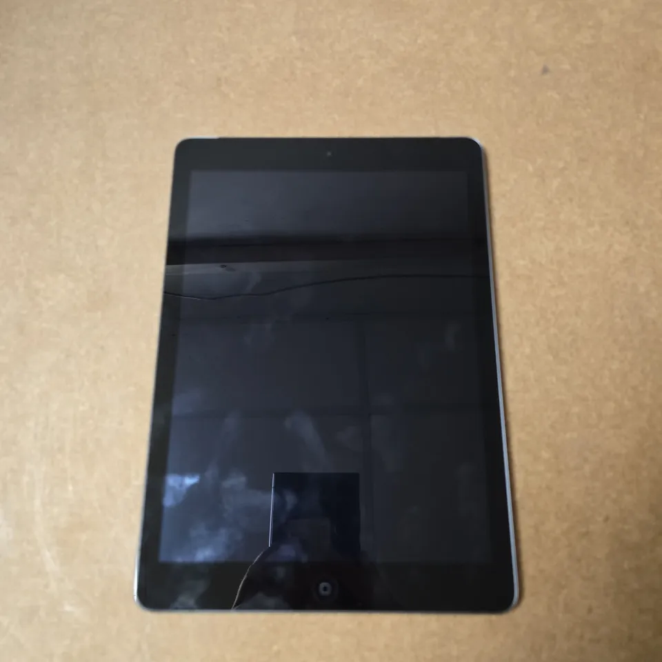 APPLE IPAD AIR TABLET - A1475