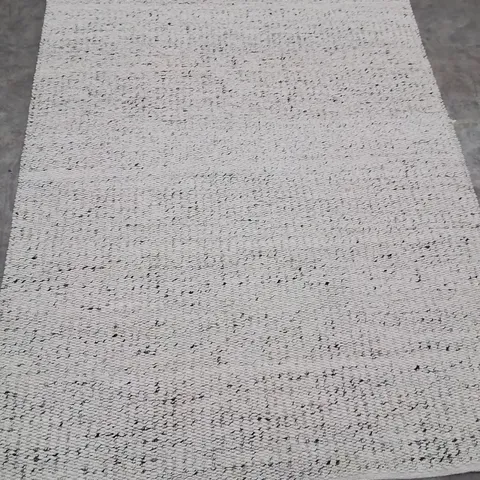 QUALITY DESIGNER AREA RUG // APPROX SIZE: 200 X 290 cm