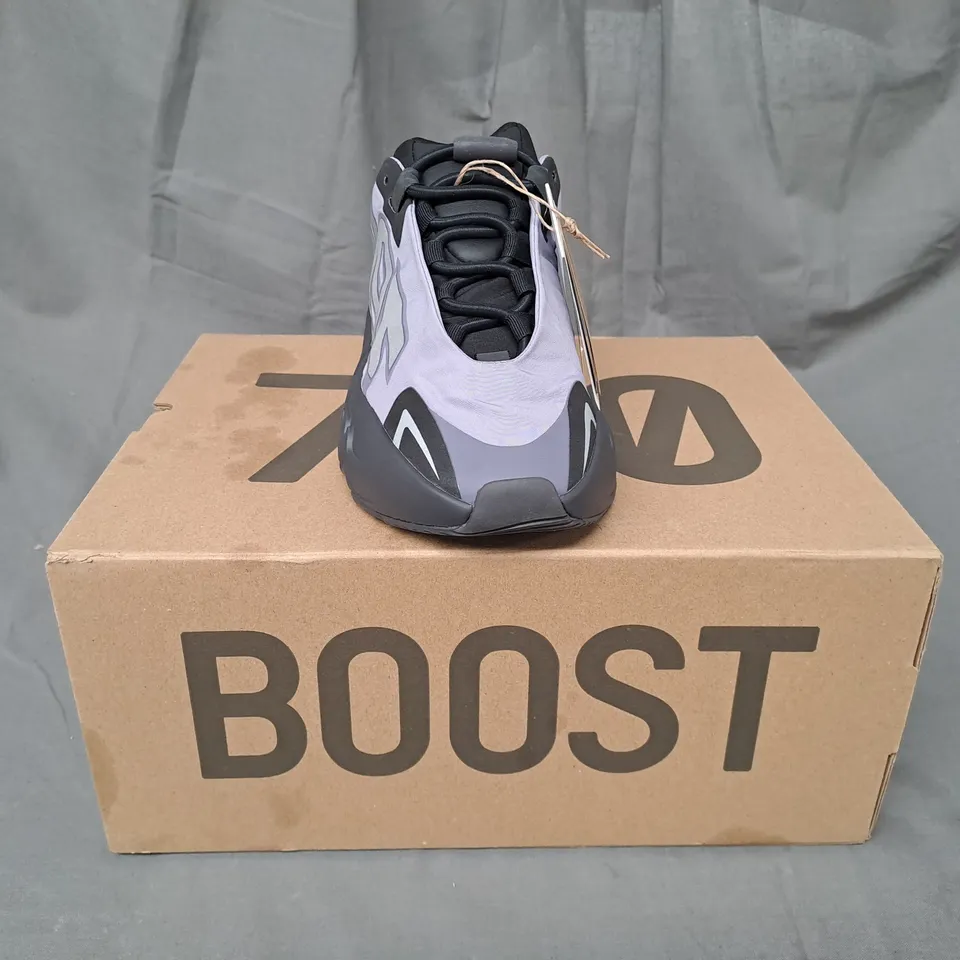 BOXED PAIR OF ADIDAS YZY BOOST 700 SHOES IN LAVENDER UK SIZE 3.5