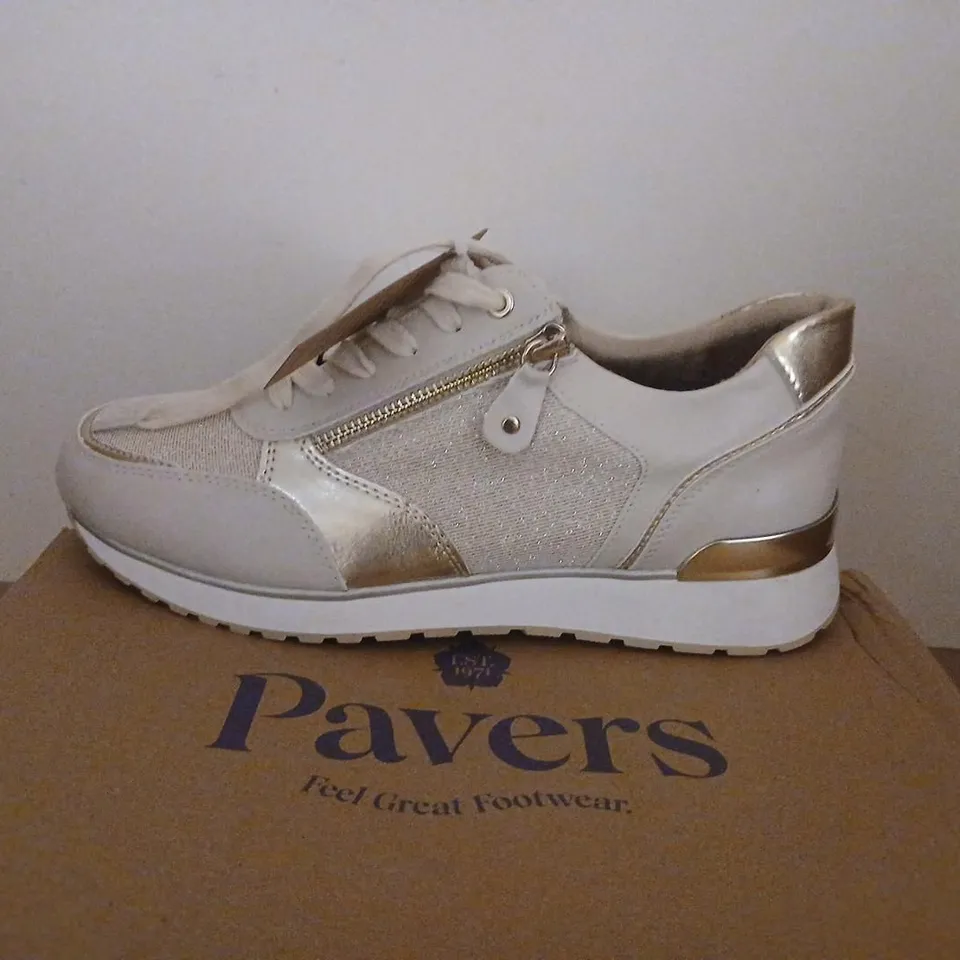 PAVERS WOMEN’S WHITE TRAINERS WITH GOLD METALLIC ACCENTS – BOXED SIZE 6