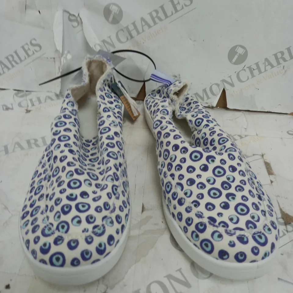 VIONIC MALIBU SLIP ON SHOE - SIZE UK 6