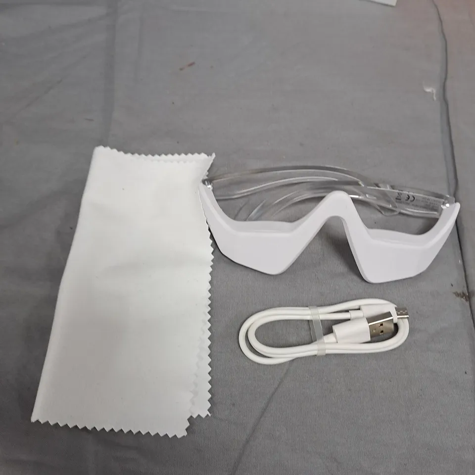REVITAL-EYES EYE MASSAGER – WHITE, BOXED (USB CABLE & CLOTH INCLUDED)