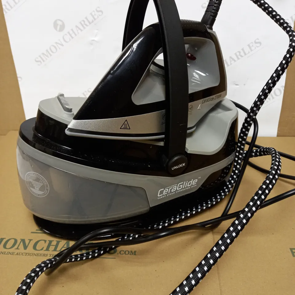 TOWER CERAGLIDE 2700W STEAM GENERATOR IRON