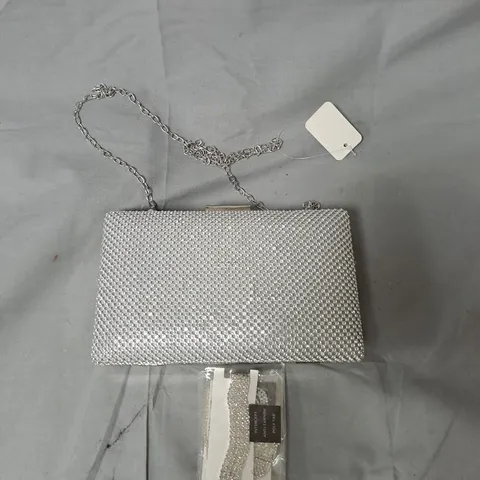 UNBRANDED SILVER GLITTER CLUTCHBAG WITH JEWELLRY