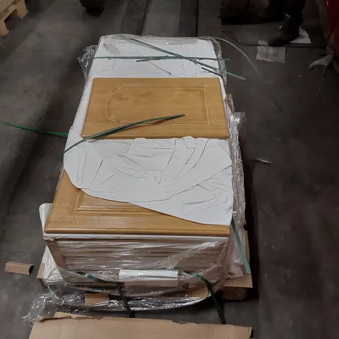 PALLET OF LARGE QUANTITY OF KITCHENS/BEDROOM REPLACEMENT CABINET DOOR/DRAWER/END PANELS IN ASSORTED SIZES