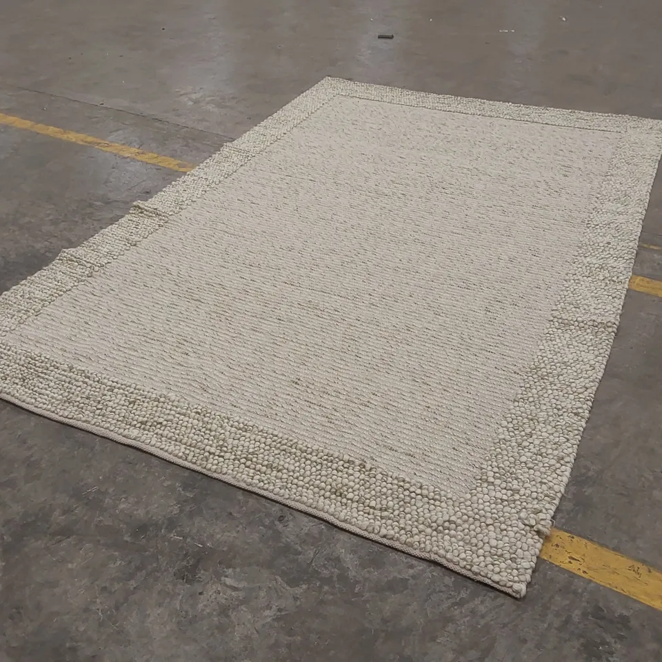 QUALITY DESIGNER AREA RUG - APPROXIMATELY 290 x 192cm