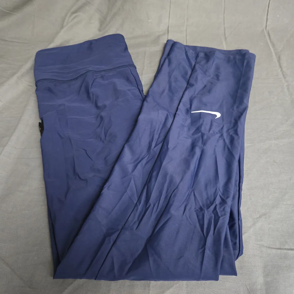 NIKE VICTORY PANTS IN NAVY SIZE L