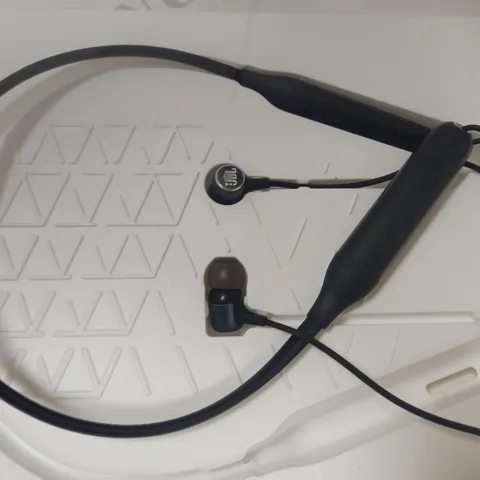 JBL LIVE 220 BT WIRELESS IN-EAR HEADPHONES