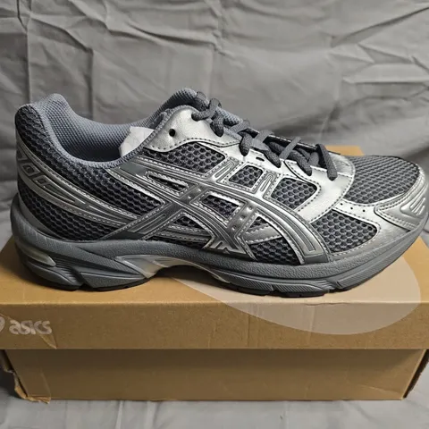 BOXED PAIR OF ASICS GEL-1130 TRAINERS - UK SIZE 8