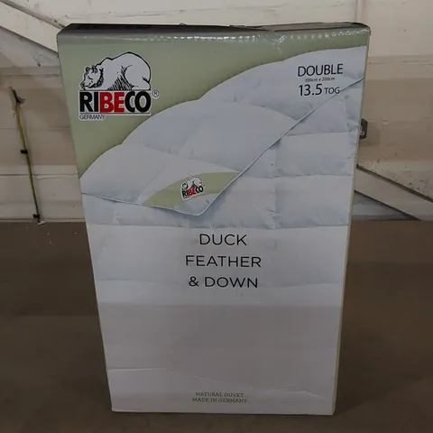 BOXED 90% DUCK FEATHER & 10% DUCK DOWN 13.5 TOG DUVET // SIZE: DOUBLE