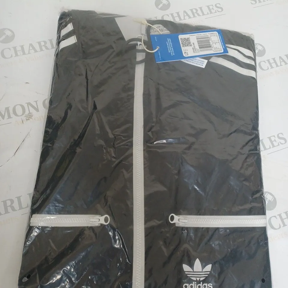 BLACK ADIDAS CLASSIC JACKET SIZE M
