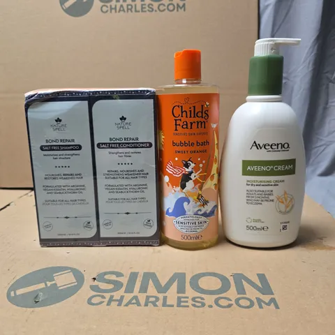TOTE OF APPROXIMATELY 16 ASSORTED COSMETIC ITEMS TO INCLUDE AVEENO CREAM, CHILDS FARM BUBBLE BATH, NATURE SPELL SALT FREE SHAMPOO/CONDITIONER ETC