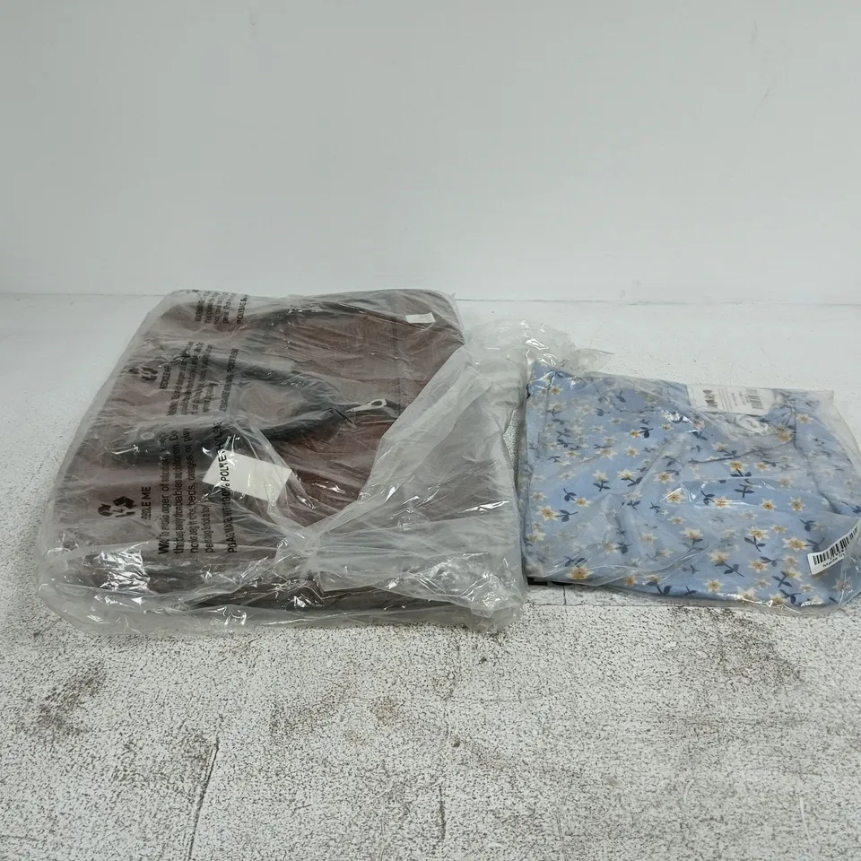BOX OF APPROXIMATELY 20 ASSORTED ITEMS TO INCLUDE BROWN LEATHER BAG, TAMSY CLOTHING ETC