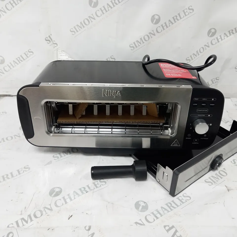 BOXED NINJA 2 IN 1 TOASTER & GRILL ST100UK