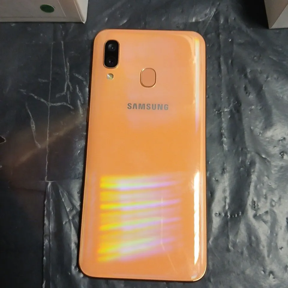 SAMSUNG GALAXY A40 SMARTPHONE – CORAL, 64GB - BOXED