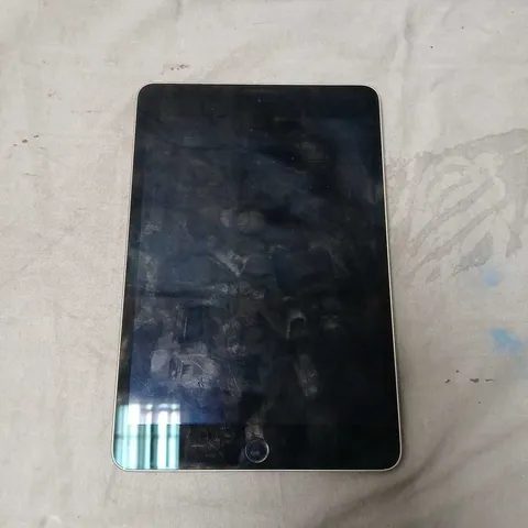 APPLE IPAD MINI 4TH GEN - SILVER