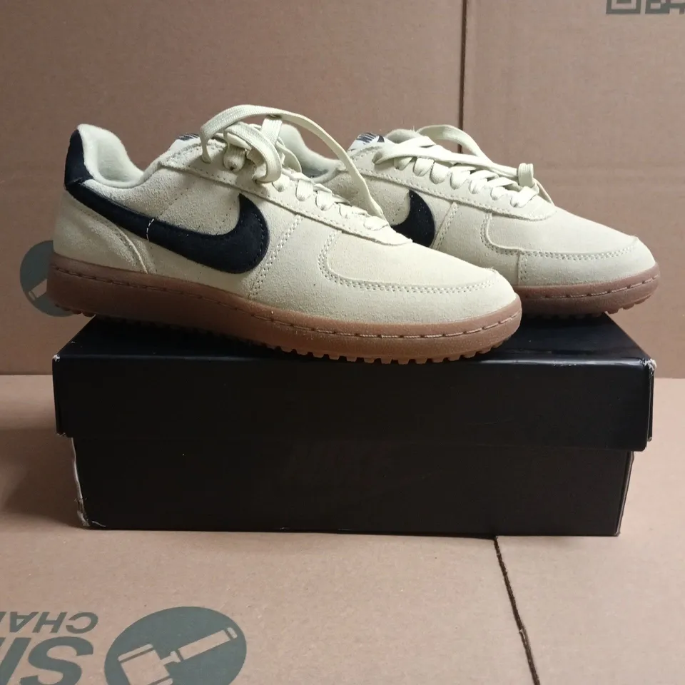BOXED PAIR OF NIKE FIELD GENERAL TRAINERS IN GREEN/BLACK SIZE UK 5