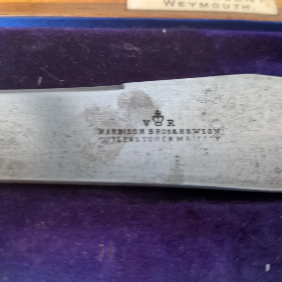 JOHN VINCENT WEYMOUTH CARVING KNIFE & FORK SET IN PRESENTATION CASE