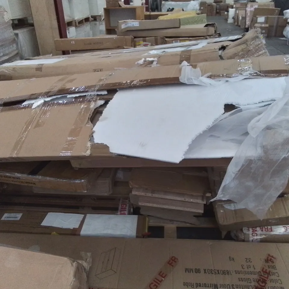 PALLET TO CONTAIN AN ASSORTMENT OF DESIGNER FURNITURE PARTS. 