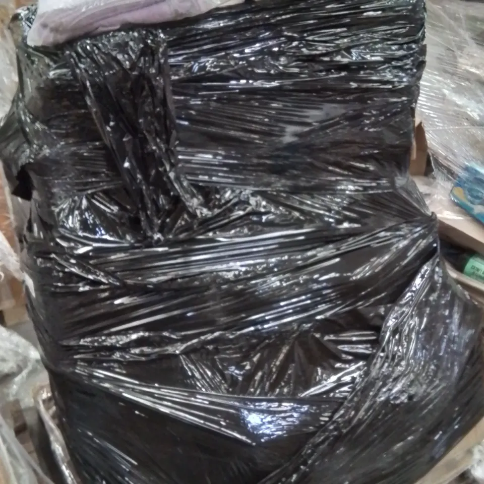 PALLET CONTAINING LARGE AMOUNT OF MAGNETIC WHITEBOARD PLANNERS, RUCKSACKS, LUGGAGE CASES ETC.