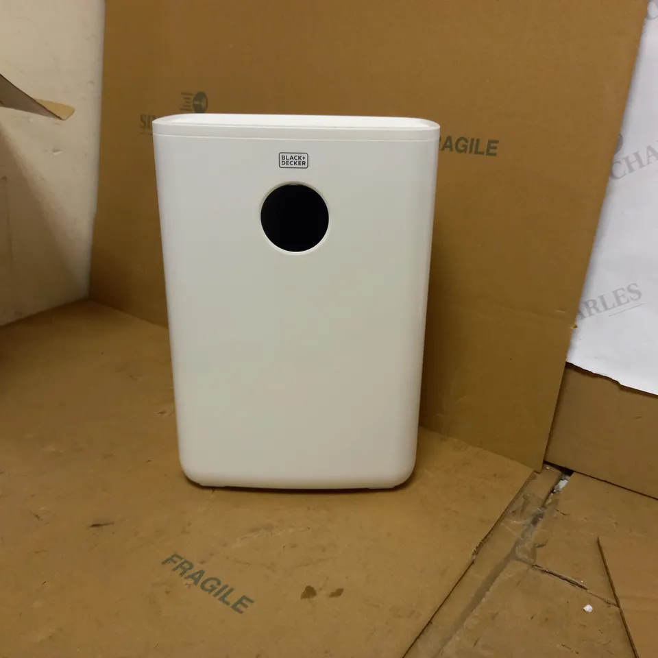 BLACK AND DECKER 2-LITRE DEHUMIDIFIER WITH AIR PURIFIER