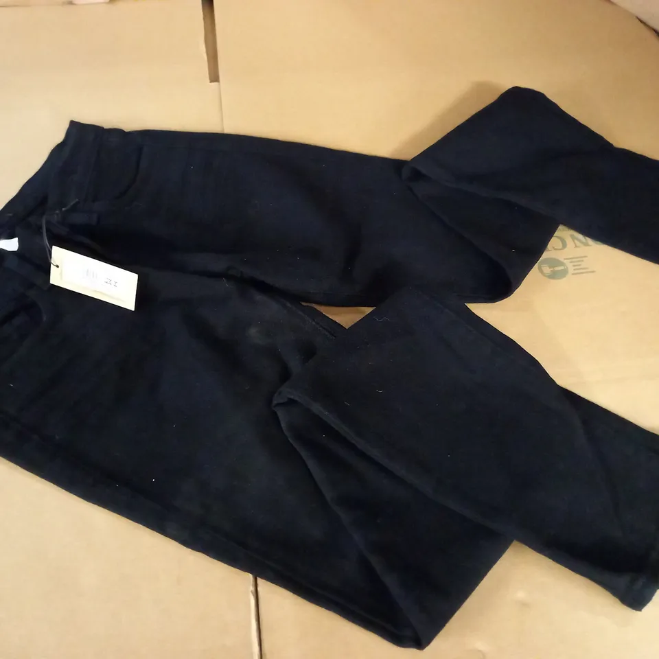 BRAND NEW J BRAND PENCIL LEG SLIM FIT JEANS IN BLACK - 29