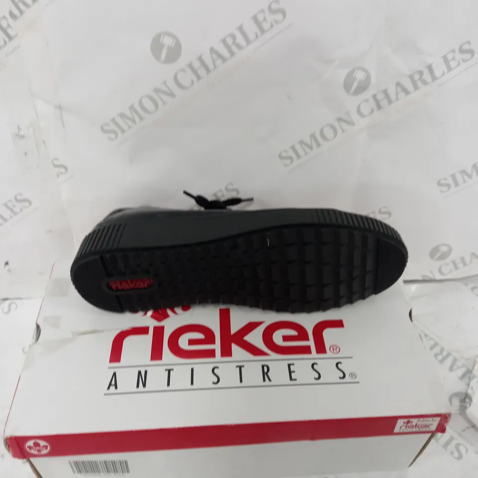 BOXED PAIR OF RIEKER TRAINERS WITH ZIP IN BLACK UK SIZE 6.5
